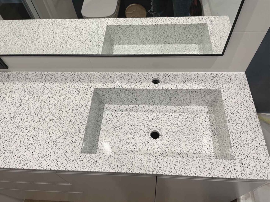 Штучний акриловий камінь Grandex J-510 Terazzo Bianco — фото 3 — MAS — Modern Acrylic Stone