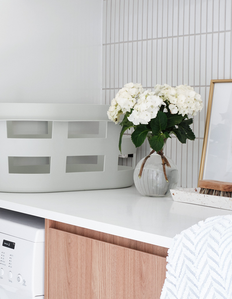 Біла кварцова стільниця для ванної кімнати — Modern Acrylic Stone