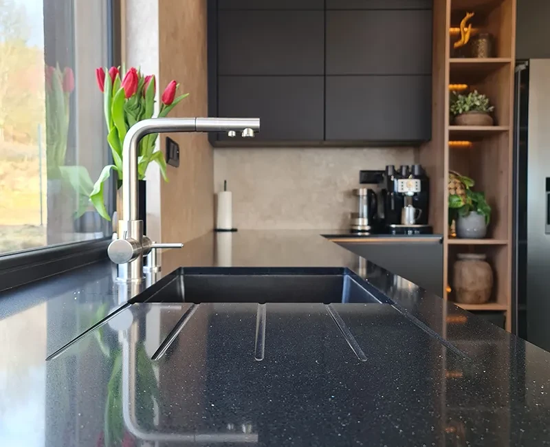 Штучний кварцовий камінь Technistone Starlight Black — фото 6 — MAS — Modern Acrylic Stone