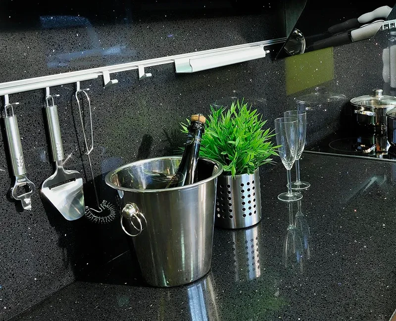 Штучний кварцовий камінь Technistone Starlight Black — фото 9 — MAS — Modern Acrylic Stone