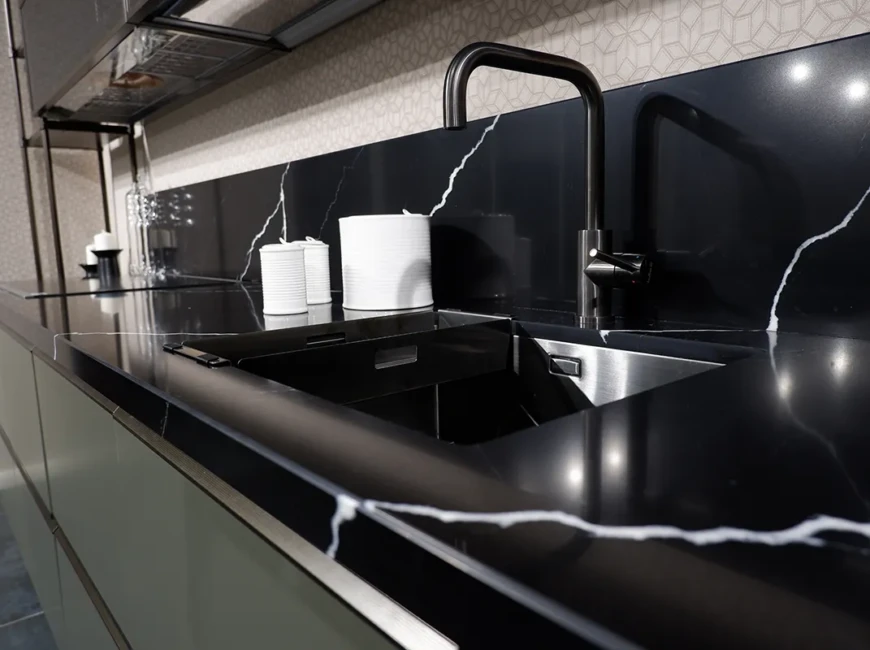 Искусственный кварцевый камень Vicostone BQ8740 Nero Marquina — фото 4 — MAS — Modern Acrylic Stone