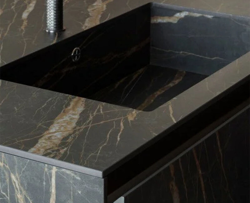 Широкоформатная керамогранитная плита Laminam I Naturali Noir Desir — фото 3 — MAS — Modern Acrylic Stone