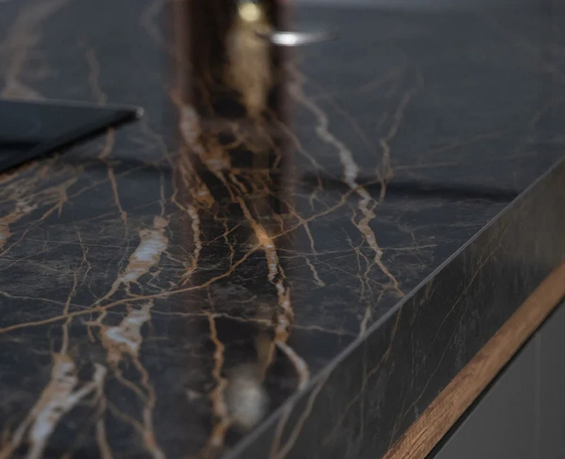Широкоформатная керамогранитная плита Laminam I Naturali Noir Desir — фото 9 — MAS — Modern Acrylic Stone