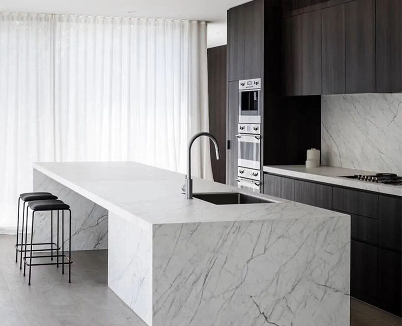 Широкоформатна керамогранітна плита Laminam I Naturali Statuarietto — фото 7 — MAS — Modern Acrylic Stone