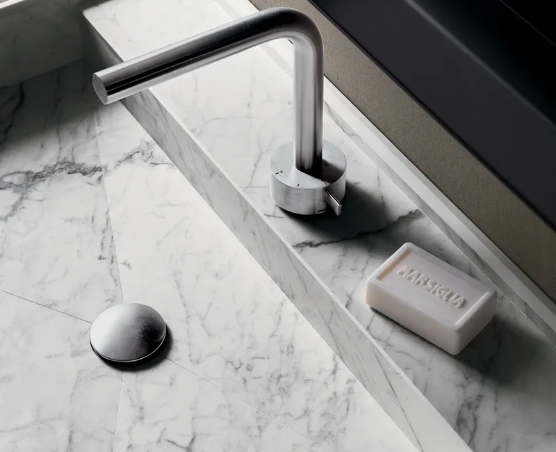 Широкоформатна керамогранітна плита Laminam I Naturali Statuarietto — фото 8 — MAS — Modern Acrylic Stone