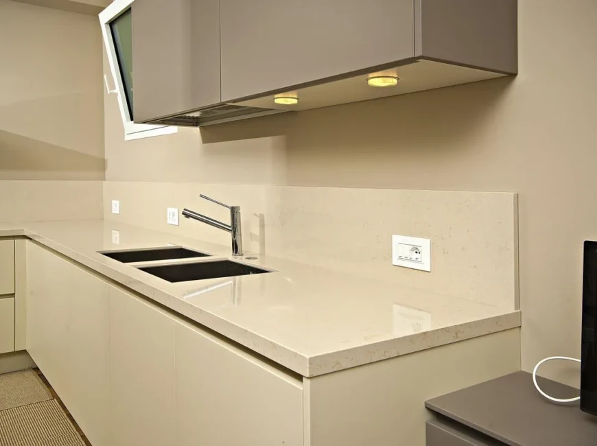 Штучний кварцовий камінь Quartzforms Veined Creme 910 — фото 6 — MAS — Modern Acrylic Stone