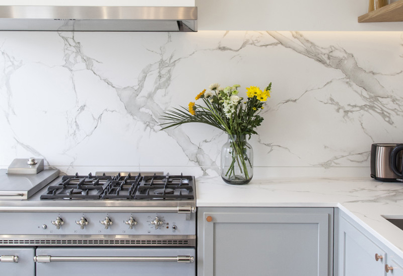 Стільниця та стінова панель на кухню з кварцового каменю — Modern Acrylic Stone