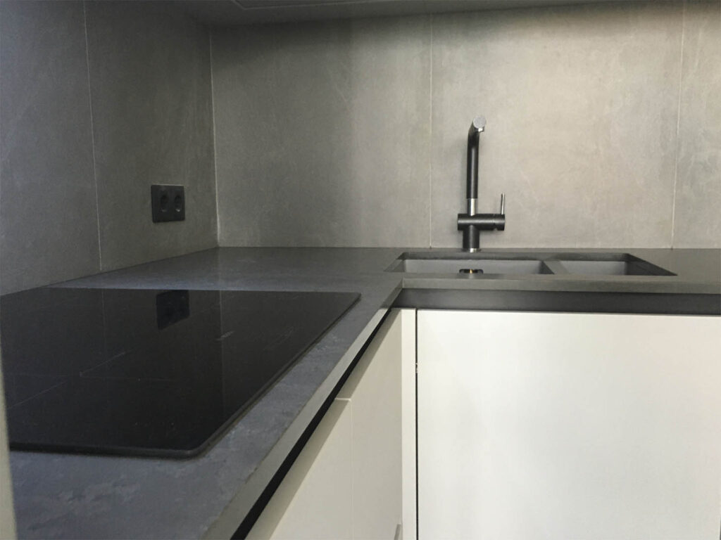 Кутова стільниця з кварцового агломерату Vicostone BQ8863 Tartufo — фото 5 — MAS — Modern Acrylic Stone