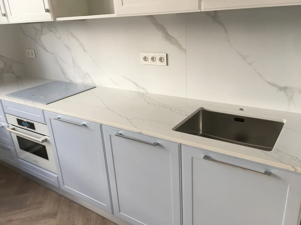 Стільниця з кварцового каменю Avant Quartz 7000 Калакатта Ено — фото 2 — MAS — Modern Acrylic Stone