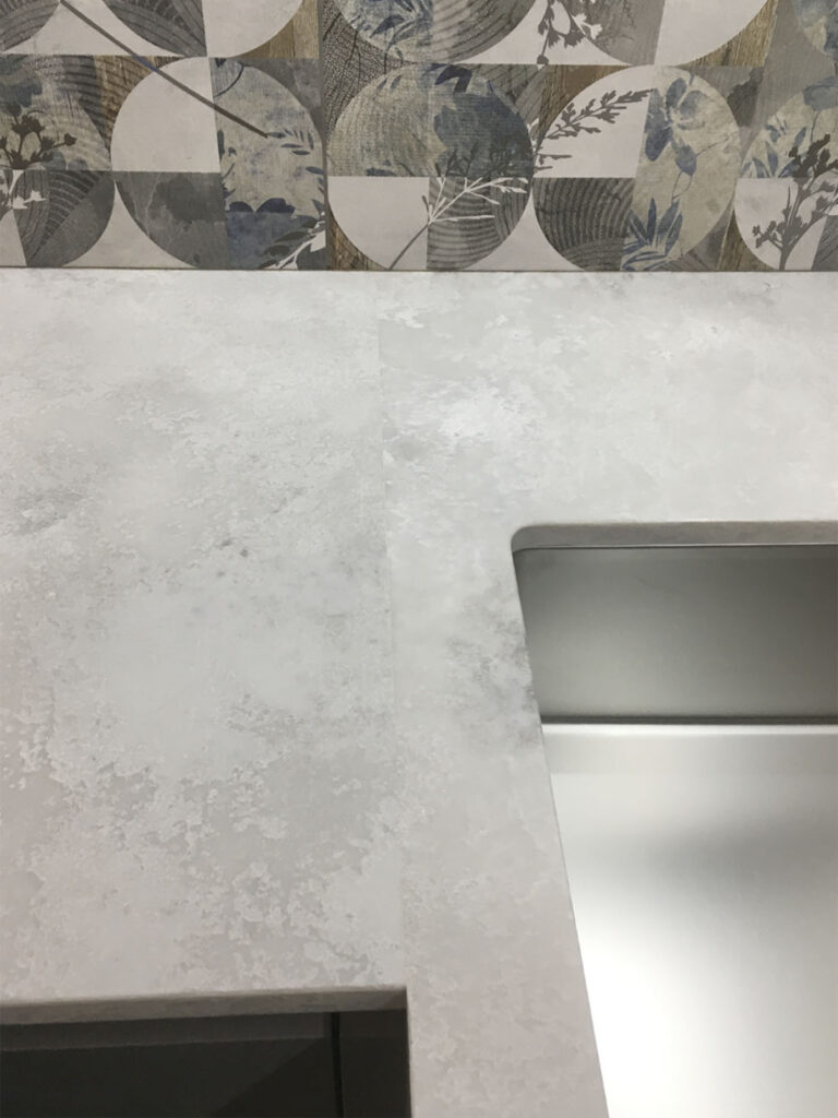 Кварцова стільниця для кухні Avant Quartz 8100 Мулен — фото 3 — MAS — Modern Acrylic Stone