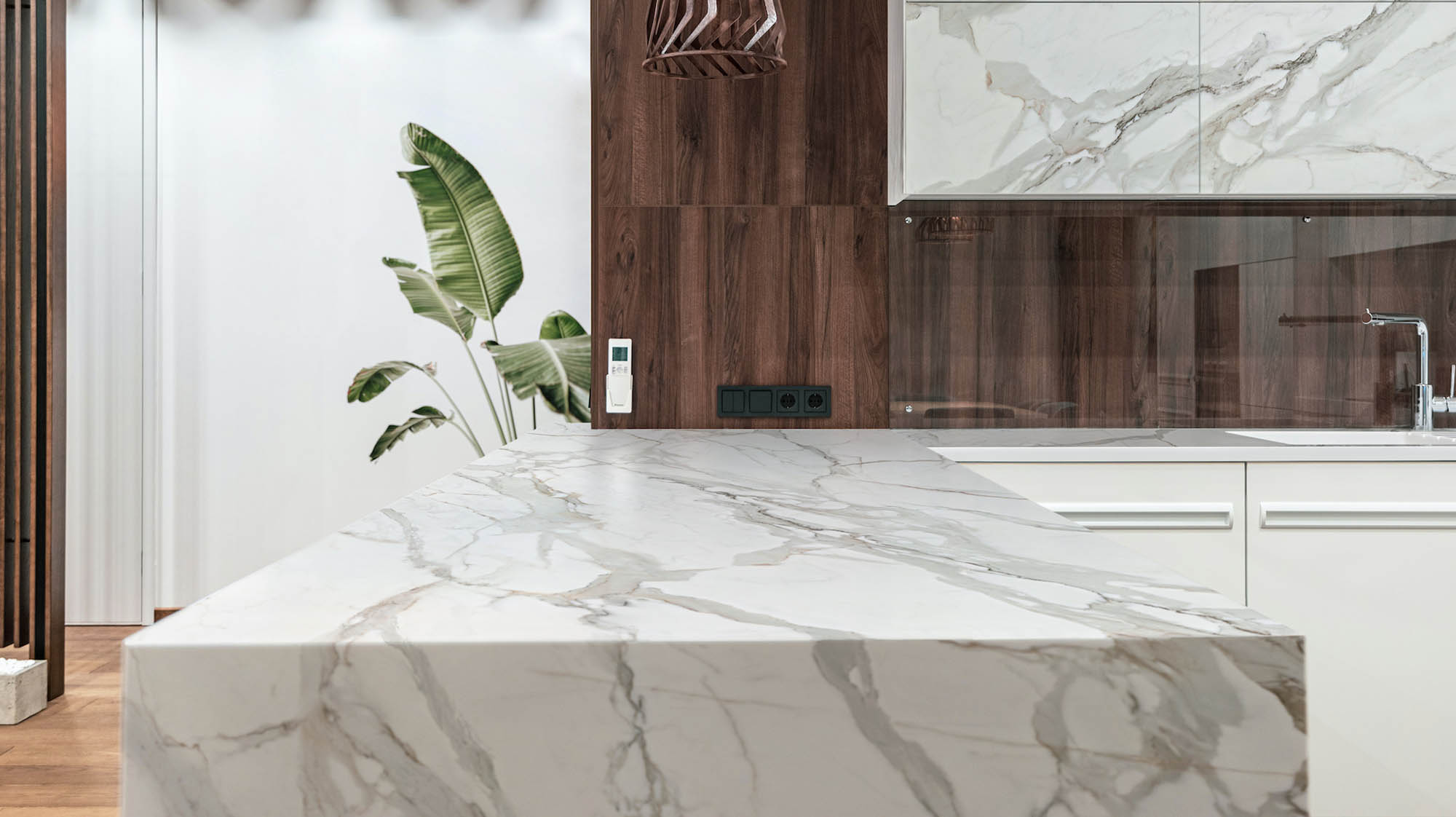 Кухонный остров из широкоформатного керамогранита — MAS — Modern Acrylic Stone