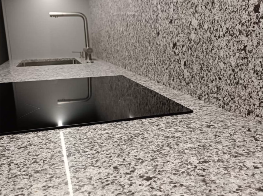 Кварцевая столешница и стеновая панель Atem Terra Black 005 — фото 3 — MAS — Modern Acrylic Stone