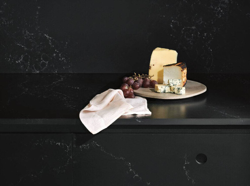 Штучний кварцовий камінь Caesarstone 5101 Empira Black — фото 3 — MAS — Modern Acrylic Stone