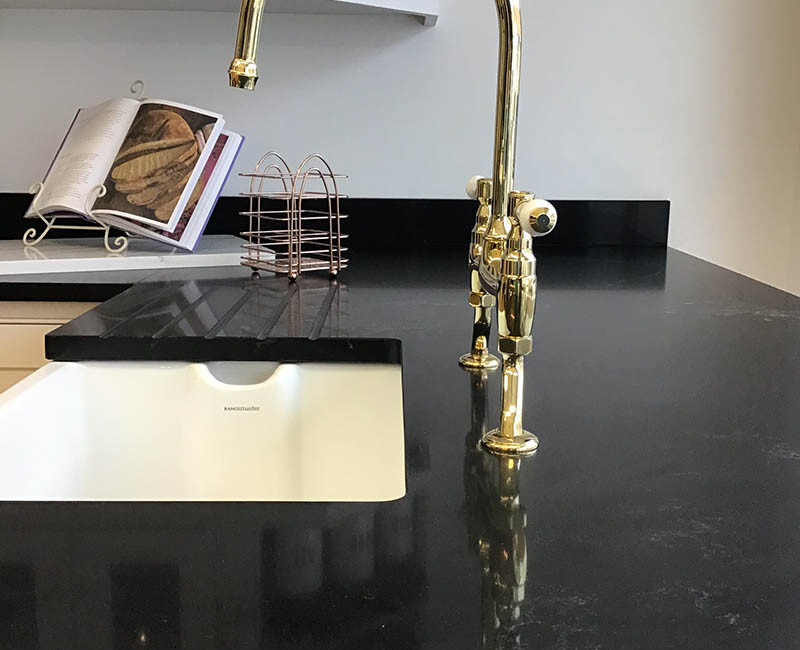Искусственный кварцевый камень Caesarstone 5101 Empira Black — фото 5 — MAS — Modern Acrylic Stone