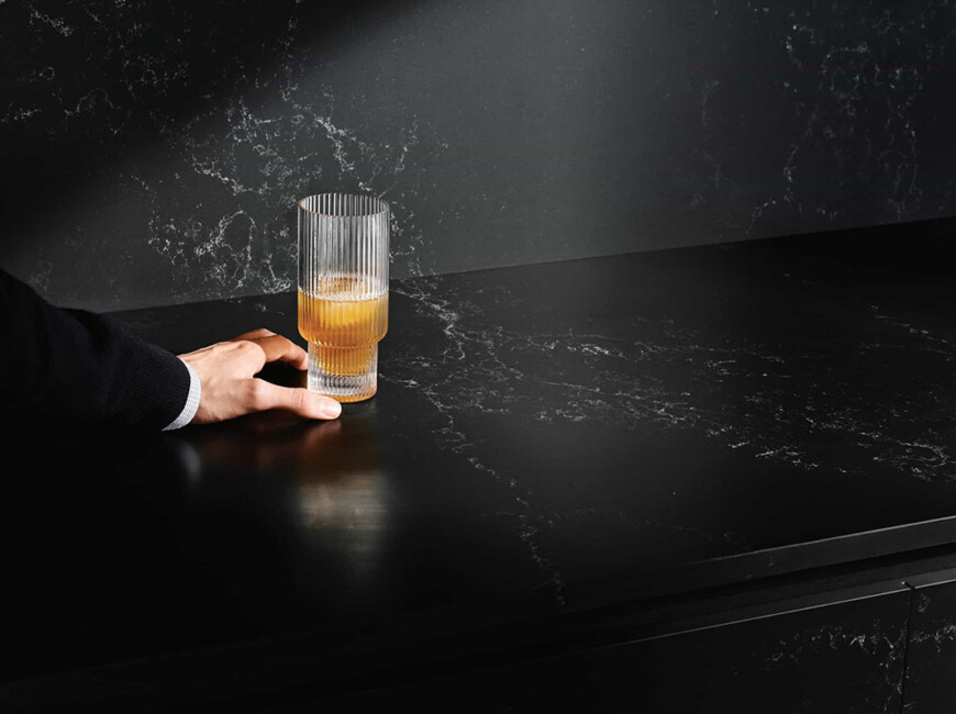 Штучний кварцовий камінь Caesarstone 5101 Empira Black — фото 8 — MAS — Modern Acrylic Stone