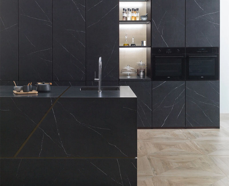 Широкоформатная керамогранитная плита Xtone Liem Black — фото 6 — MAS — Modern Acrylic Stone