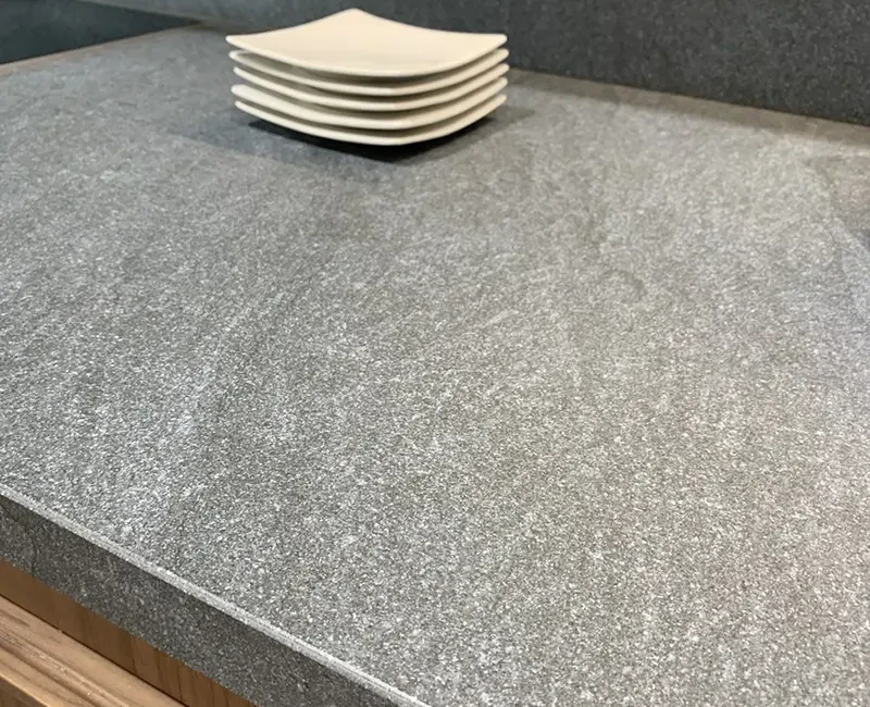 Широкоформатная керамогранитная плита Laminam In-Side Pietra di Cardoso Grigio — фото 3 — MAS — Modern Acrylic Stone