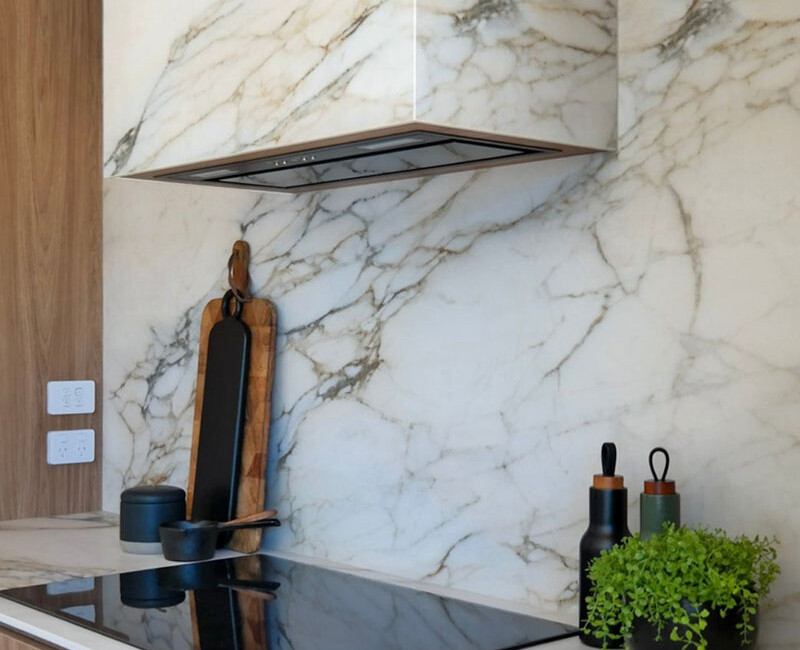 Широкоформатна керамогранітна плита Xtone Calacatta Antico — фото 4 — MAS — Modern Acrylic Stone