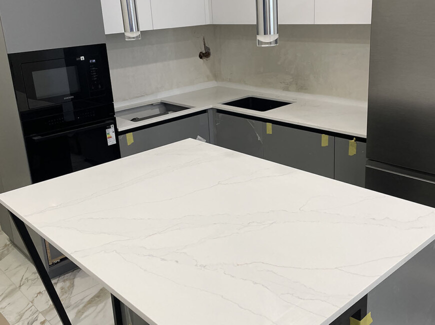 Искусственный кварцевый камень Avant Quartz 7550 Calacatta Cannes Gold — фото 3 — MAS — Modern Acrylic Stone