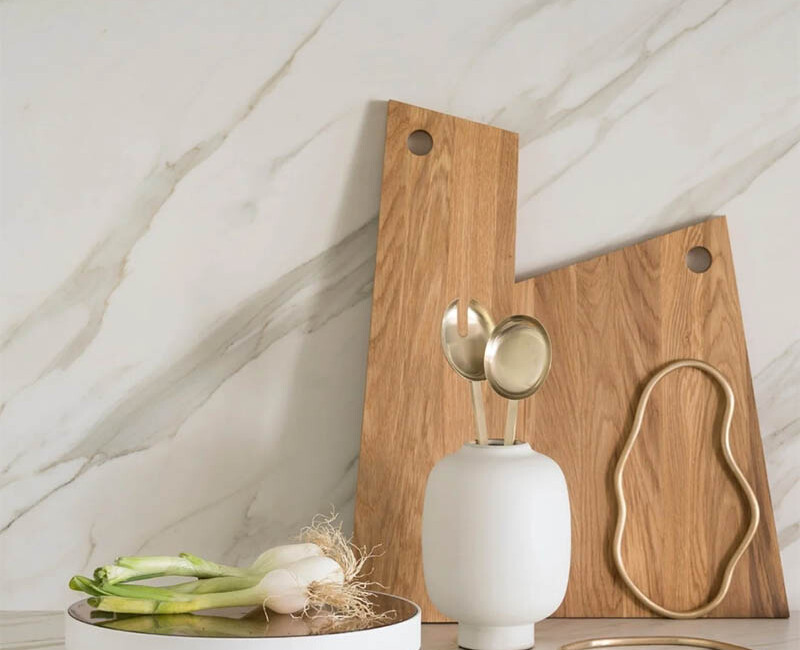 Широкоформатная керамогранитная плита Neolith Calacatta Gold CG01/CG01R — фото 3 — MAS — Modern Acrylic Stone