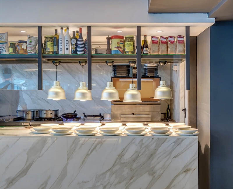 Широкоформатная керамогранитная плита Neolith Calacatta Gold CG01/CG01R — фото 5 — MAS — Modern Acrylic Stone