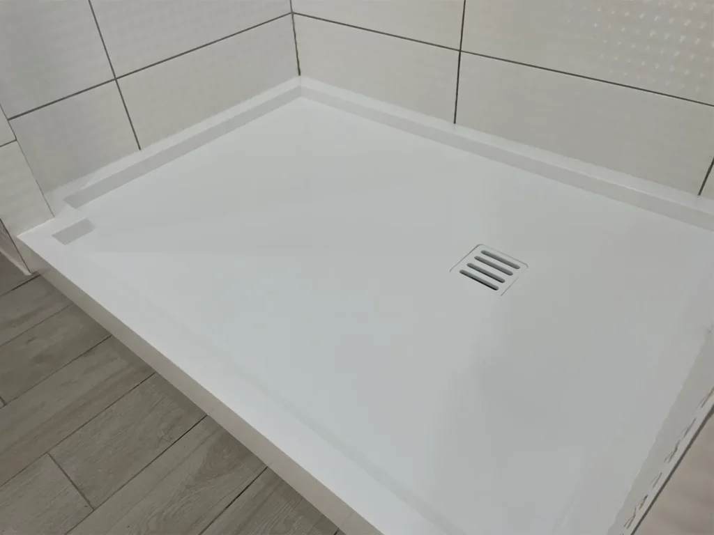 Душевой поддон из акрилового камня Grandex P-104 Pure White — фото 5 — MAS — Modern Acrylic Stone