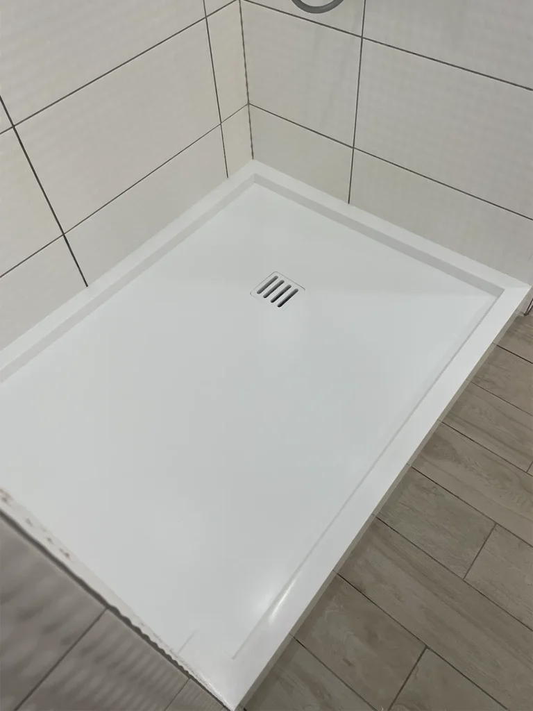 Душовий піддон з акрилового каменю Grandex P-104 Pure White — фото 4 — MAS — Modern Acrylic Stone