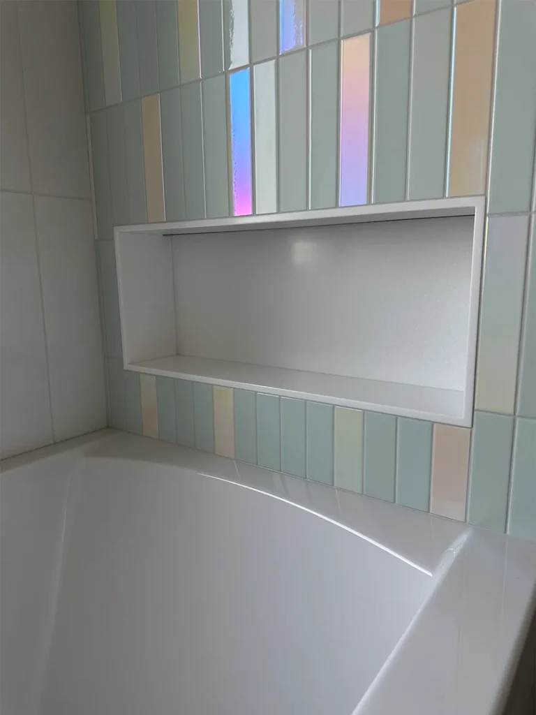 Ніши для ванної кімнати з акрилового каменю Hanex T-021 Pure Arctic — фото 1 — MAS — Modern Acrylic Stone