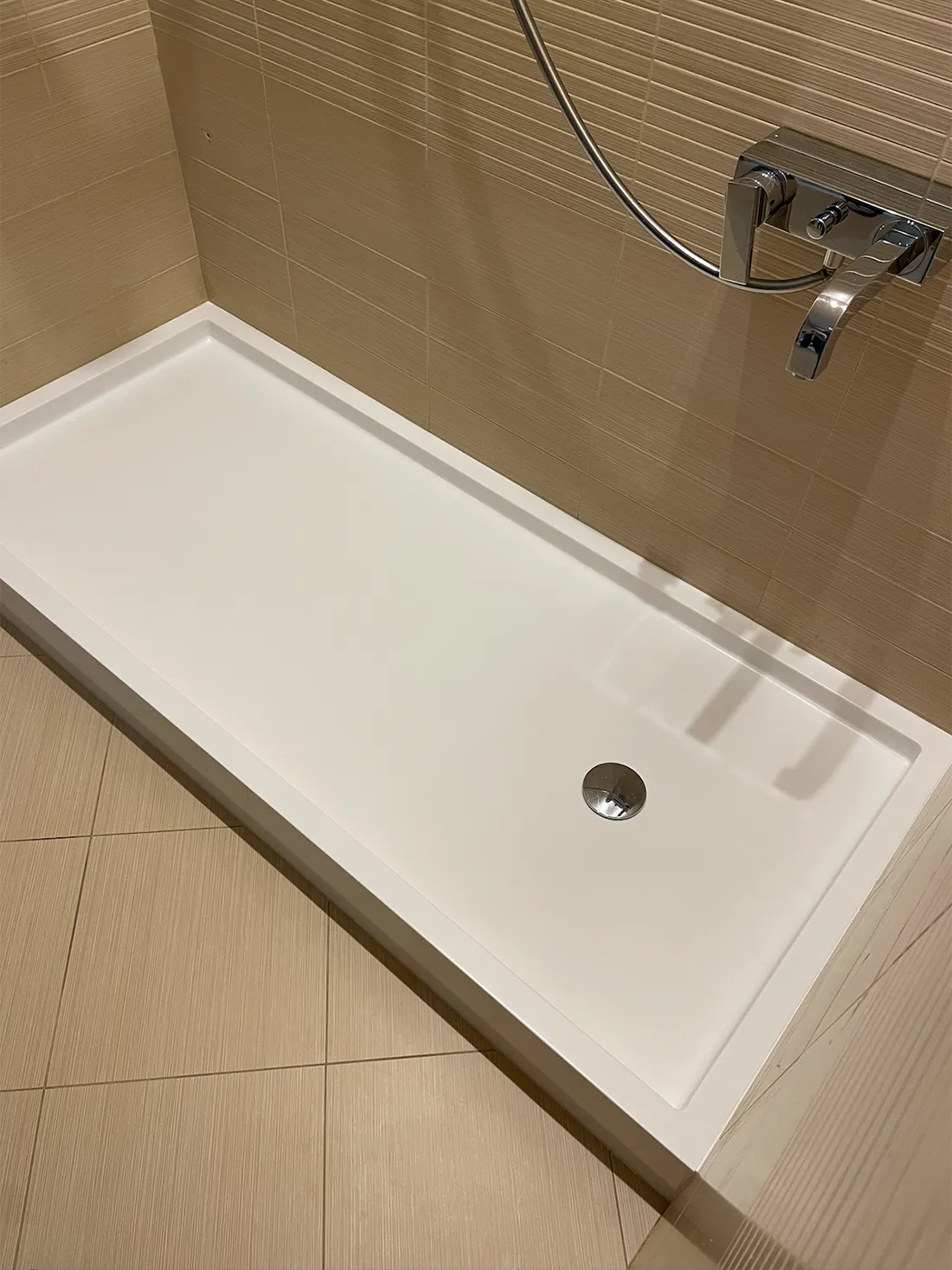 Піддон для душу з акрилового каменю Grandex P-104 Pure White — фото 5 — MAS — Modern Acrylic Stone