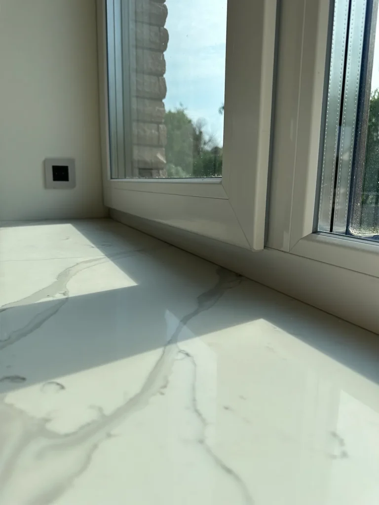 Підвіконня з кварцового каменю Avant Quartz 7500 Калакатта Аррас — фото 2 — MAS — Modern Acrylic Stone