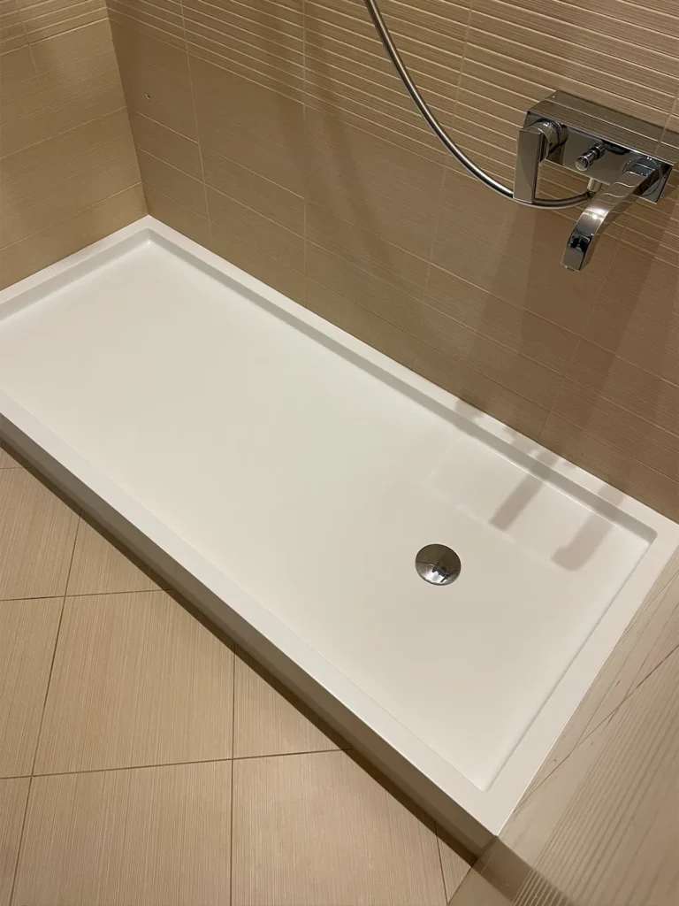 Поддон для душа из акрилового камня Grandex P-104 Pure White — фото 5 — MAS — Modern Acrylic Stone