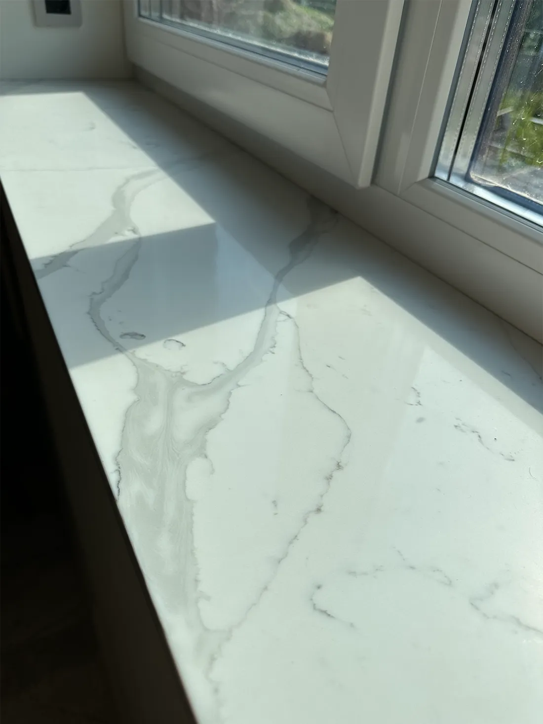 Подоконник из кварцевого камня Avant Quartz 7500 Калакатта Аррас — фото 5 — MAS — Modern Acrylic Stone