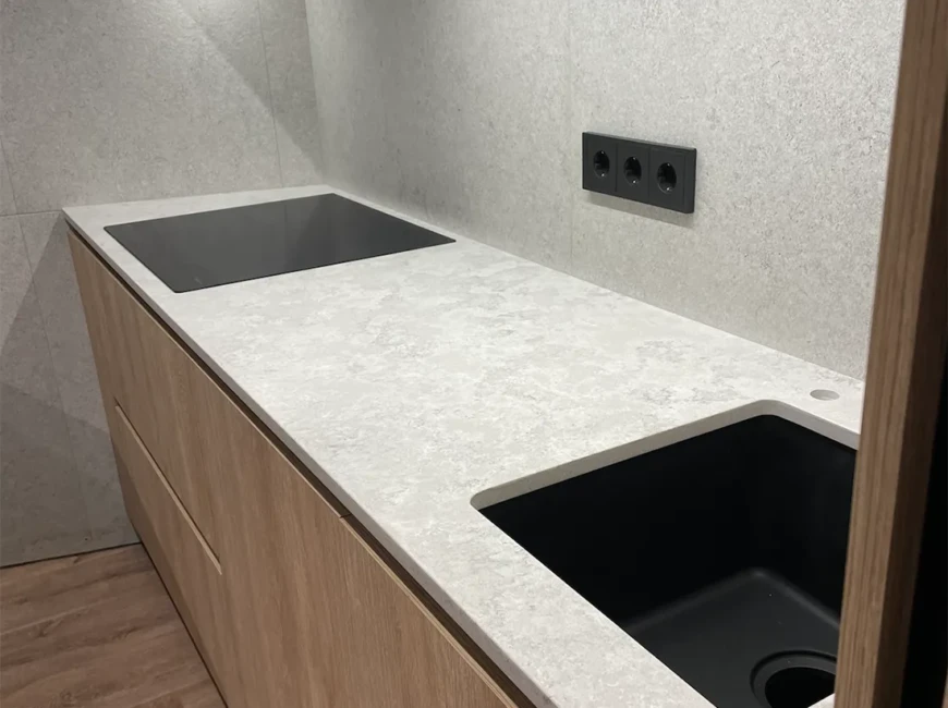 Стільниця на кухню і стільниця з опорою на острів з кварцу Vicostone BQ8864 Naxos — фото 5 — MAS — Modern Acrylic Stone