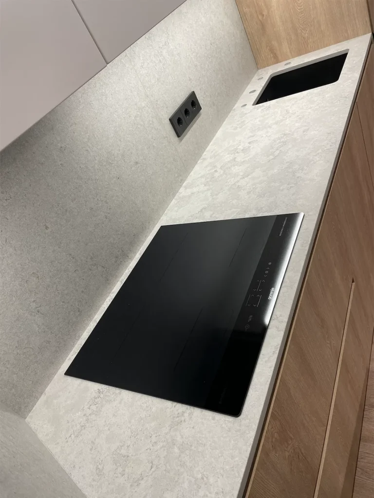 Стільниця на кухню і стільниця з опорою на острів з кварцу Vicostone BQ8864 Naxos — фото 6 — MAS — Modern Acrylic Stone
