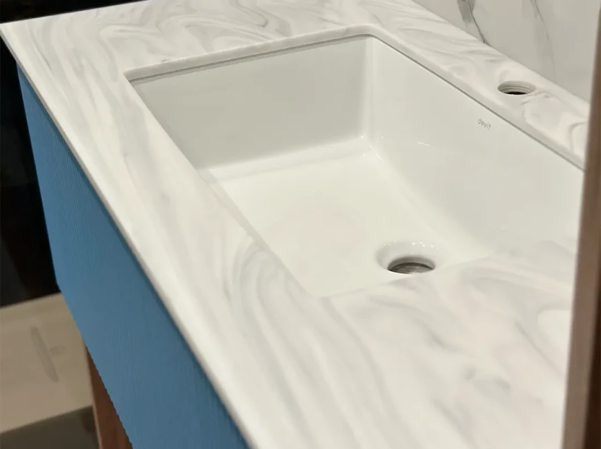 Стільниця в санвузол з акрилового каменю Grandex M-720 Carrara Lunar A — фото 1 — MAS — Modern Acrylic Stone