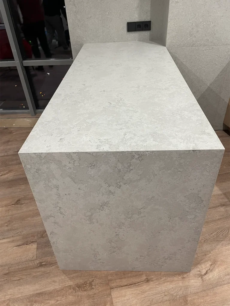 Столешница на кухню и столешница с опорой на остров из кварца Vicostone BQ8864 Naxos — фото 4 — MAS — Modern Acrylic Stone
