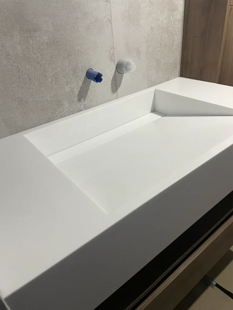 Умивальник з прихованим зливом з акрилового каменю Grandex P-104 Pure White — фото 2 — MAS — Modern Acrylic Stone