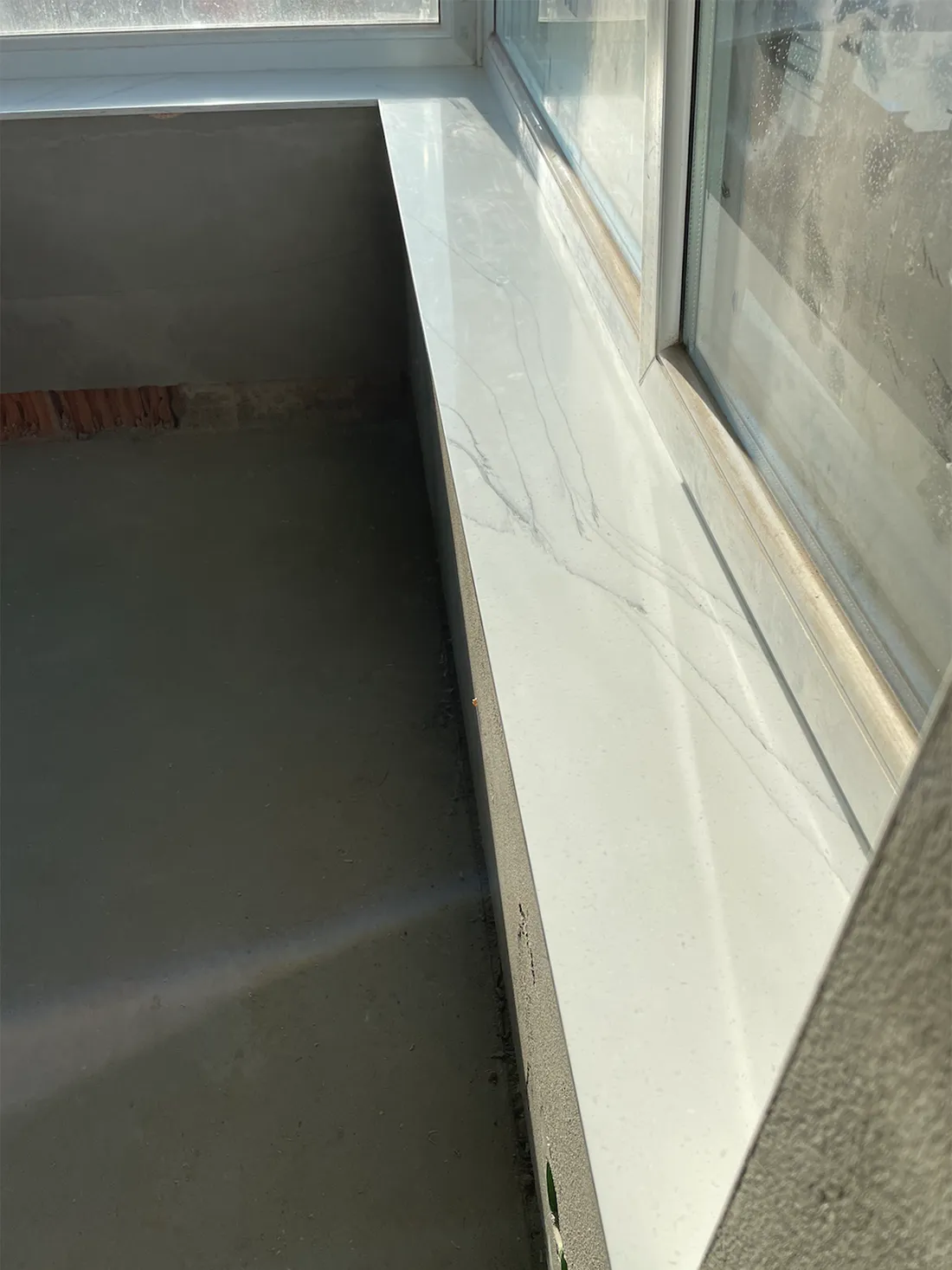 Кутові та прямі підвіконня з акрилового каменю Grandex C-801 Arezzo — фото 4 — MAS — Modern Acrylic Stone