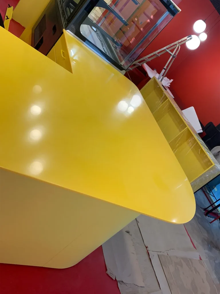 Стільниця для барної стійки та фартух з акрилового каменю Grandex P-198 Mango — фото 3 — MAS — Modern Acrylic Stone