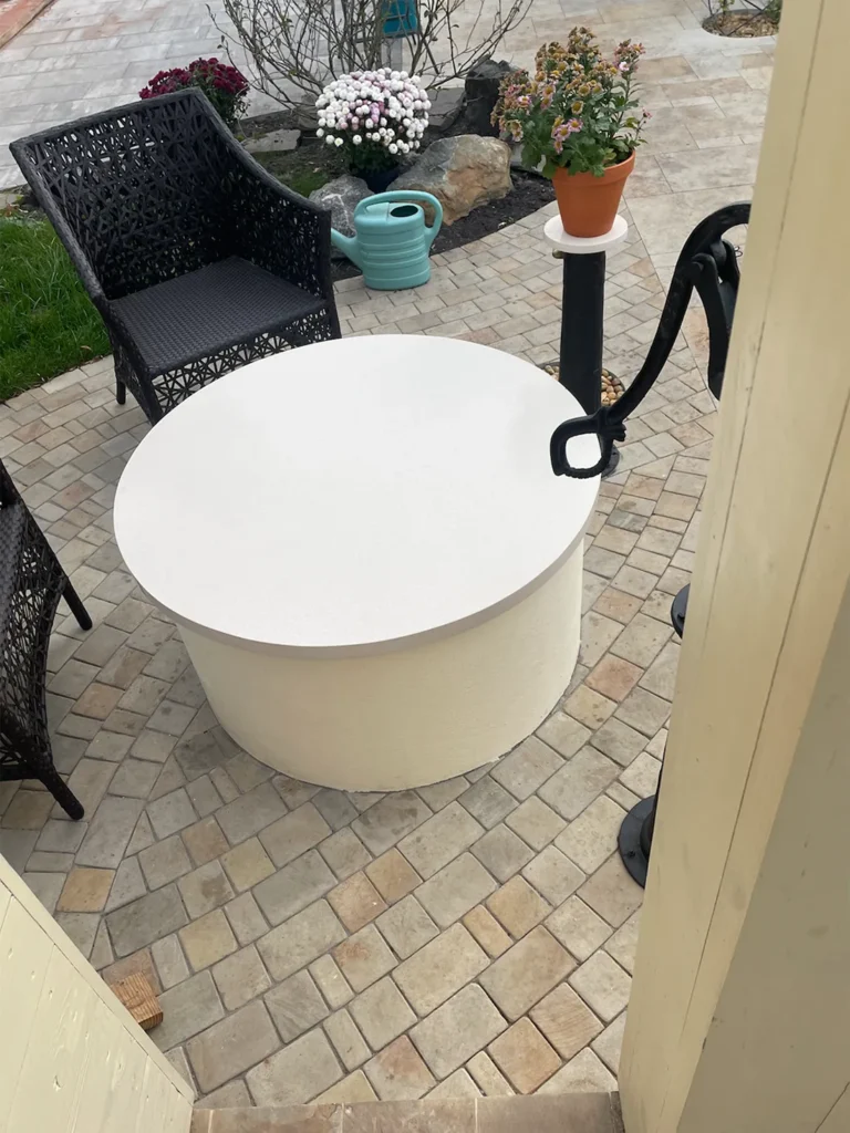 Крышка на колодец и поверхность для стола из кварца Atem Beige Light 0022 — фото 2 — MAS — Modern Acrylic Stone