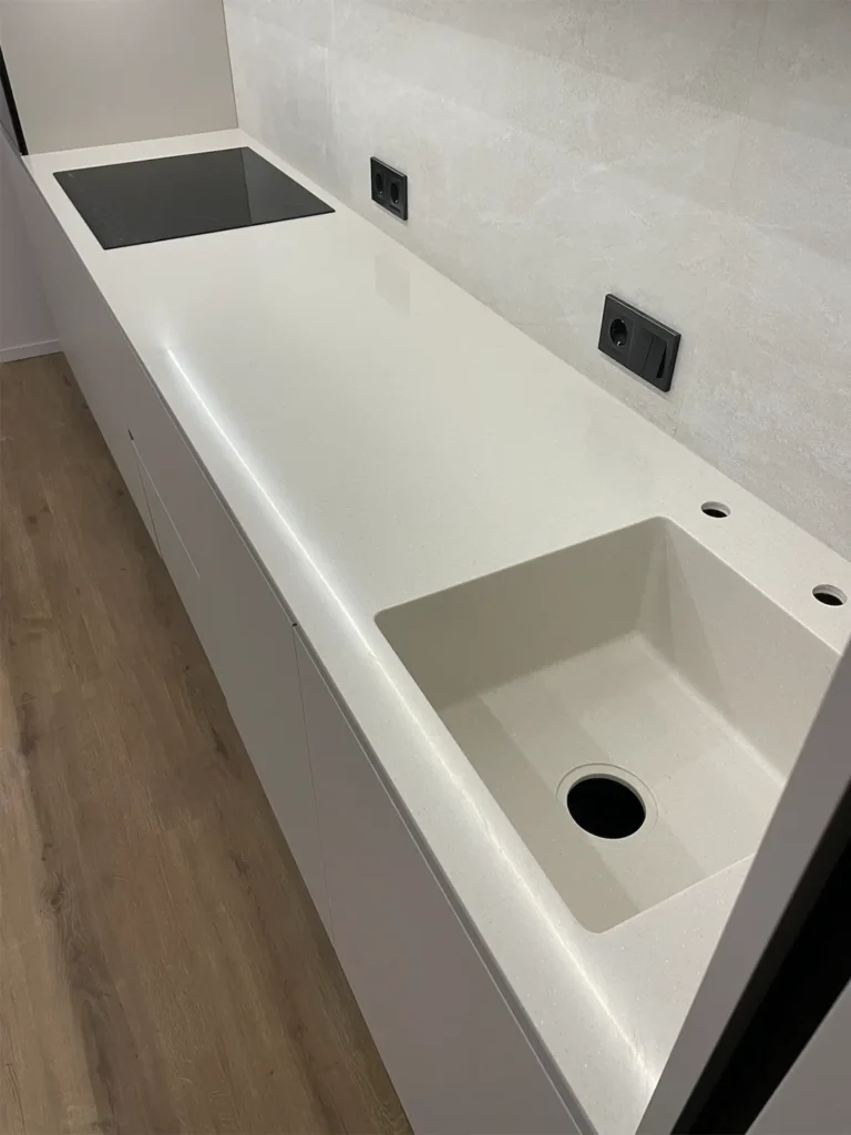 Кухонна стільниця з інтегрованою мийкою з акрилу Grandex S-209 Light Sand — фото 4 — MAS — Modern Acrylic Stone