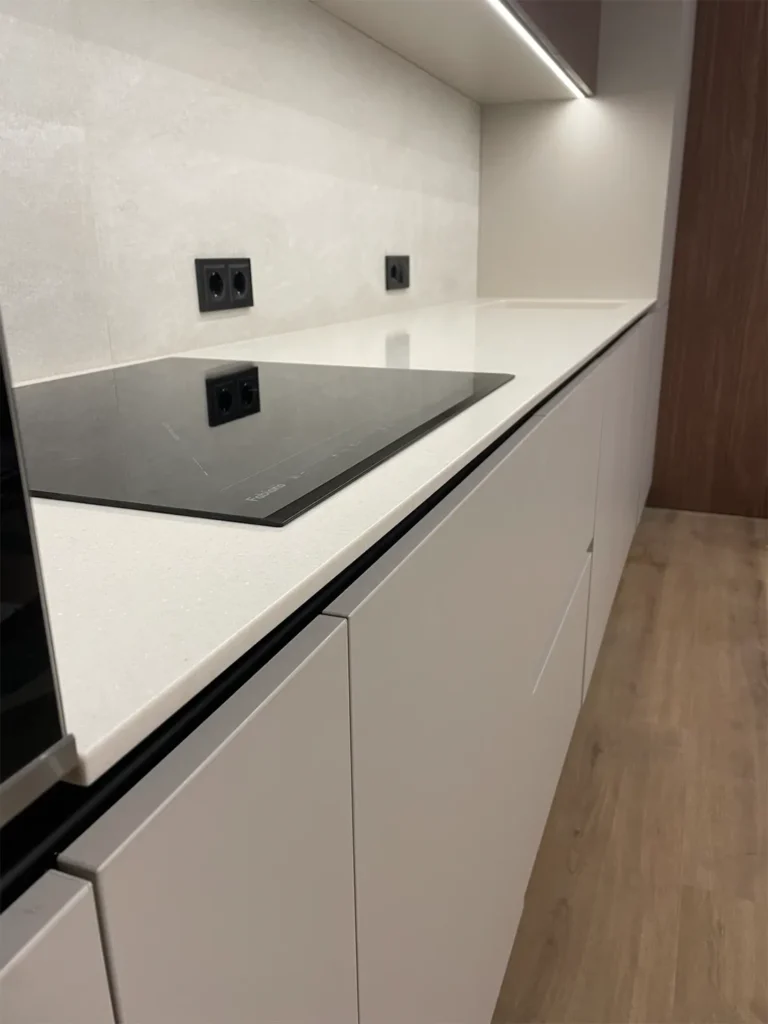 Кухонная столешница с интегрированной мойкой из акрила Grandex S-209 Light Sand — фото 3 — MAS — Modern Acrylic Stone