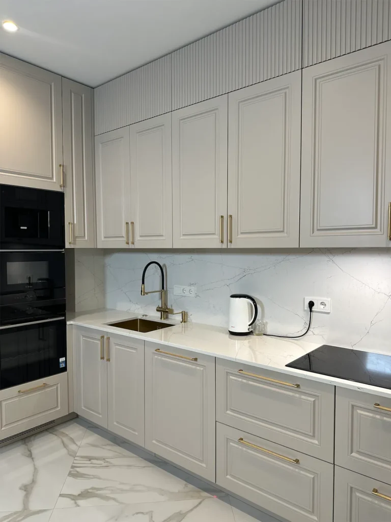 Стільниця та фартух з кварцового агломерату Quartzforms Planet Neptune 2025 — фото 1 — MAS — Modern Acrylic Stone