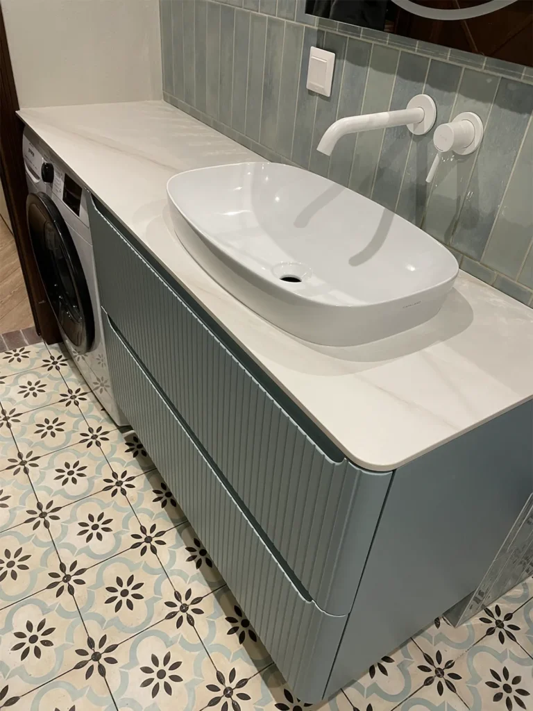 Столешница из широкоформатного керамогранита Keralini Lasa White — фото 1 — MAS — Modern Acrylic Stone