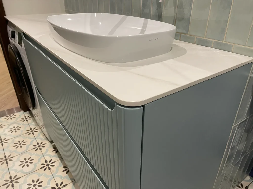 Столешница из широкоформатного керамогранита Keralini Lasa White — фото 3 — MAS — Modern Acrylic Stone