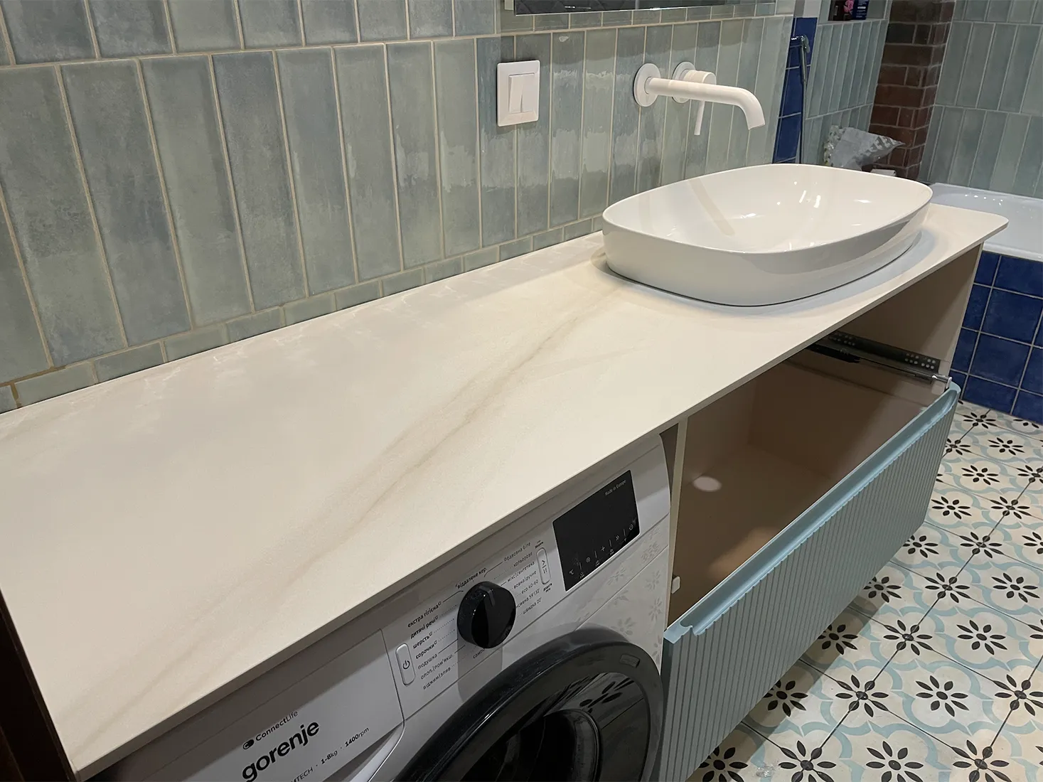 Столешница из широкоформатного керамогранита Keralini Lasa White — фото 5 — MAS — Modern Acrylic Stone