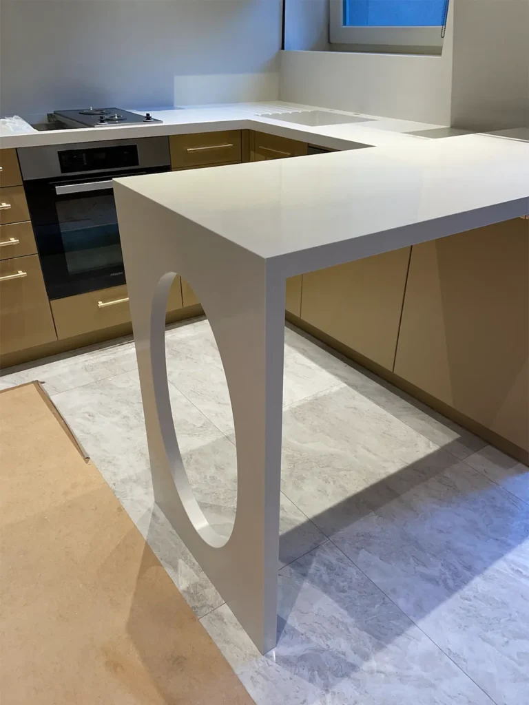 Столешница, фартук, мойка и барная стойка из кварца Vicostone BQ2088 Onyx White — фото 4 — MAS — Modern Acrylic Stone