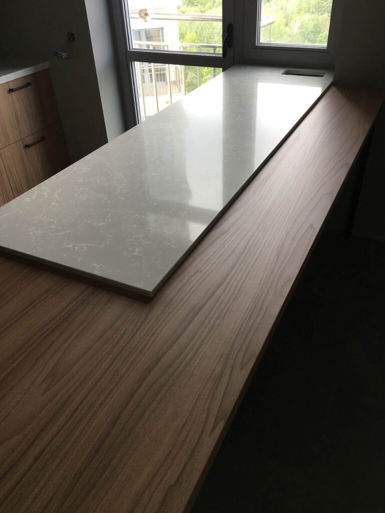 Кухонна стільниця та накладка на острів з кварцу Avant Quartz 2032 Гренобль — фото 4 — MAS — Modern Acrylic Stone