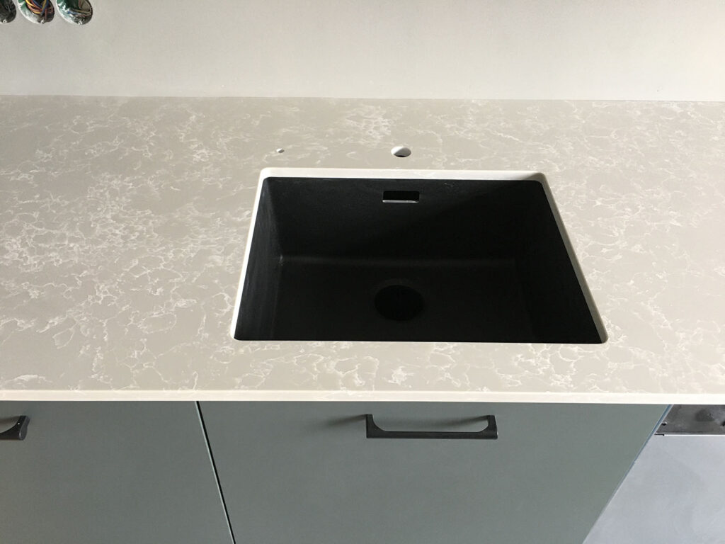Кухонная столешница и накладка на остров из кварца Avant Quartz 2032 Гренобль — фото 5 — MAS — Modern Acrylic Stone