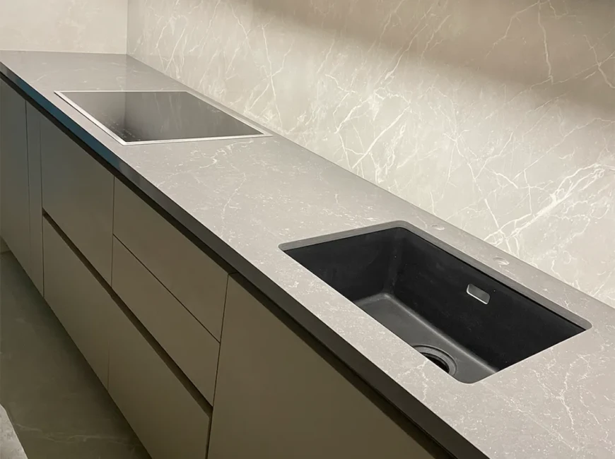 Кухонная столешница из кварца Atem Statuario Grey 1105 — фото 4 — MAS — Modern Acrylic Stone